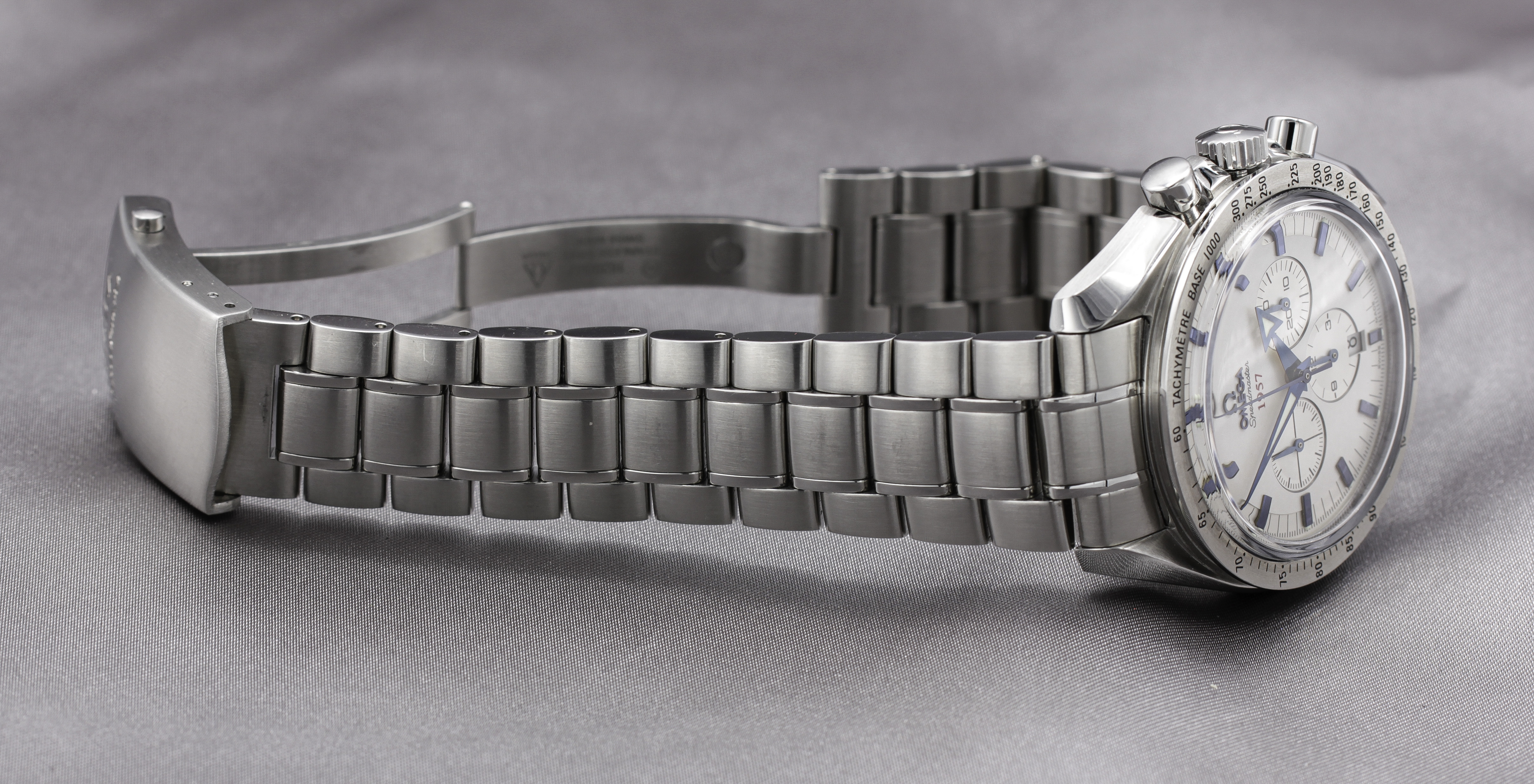 Omega Speedmaster Broad Arrow Co-Axial Chronometer Chronograph 42 mm ref. 321.10.42.50.02.001 — actual watch photograph